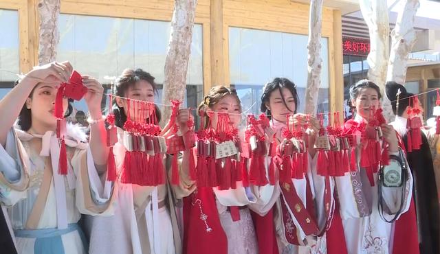 敦煌：研学活化文化根脉 书写文旅融合新答卷