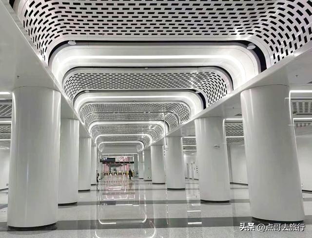 成都还开通这样的地铁线，真佩服！难怪旅游的人都往这里跑！