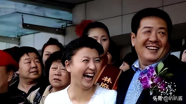 闫学晶风波终于落幕！6个男人惨遭牵连，其中儿媳与继女最不好过