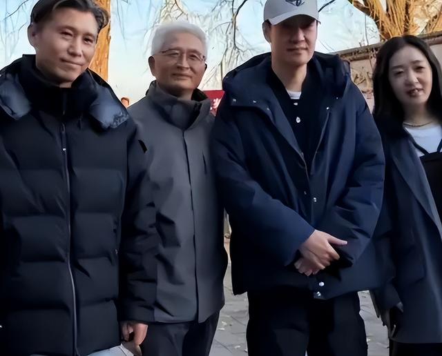 离世仅过去8个月，52岁辛柏青高调传出喜讯，朱媛媛终于能安心了