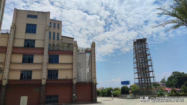 株洲40亩的商业广场，毗邻景区配套公交起始站，仅7年荒草丛生