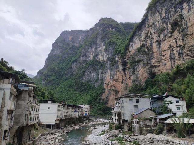 穿行巴山大峡谷，跨越川渝省界（宣汉-城口）