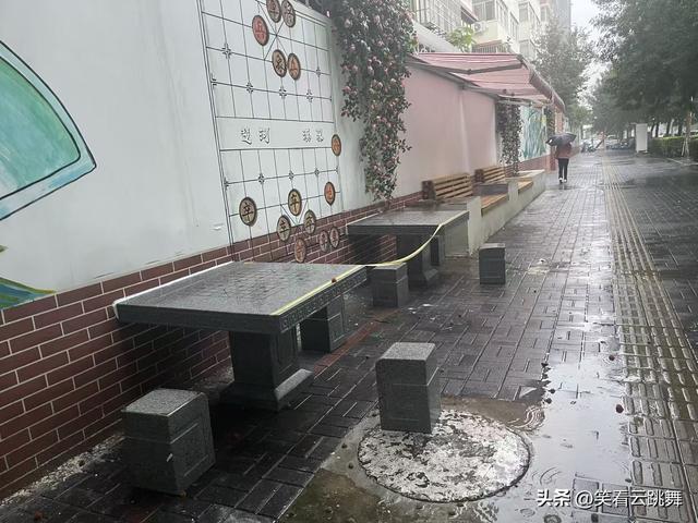 洛阳乐山路文化墙：细节拉满，但墙画缺少美感