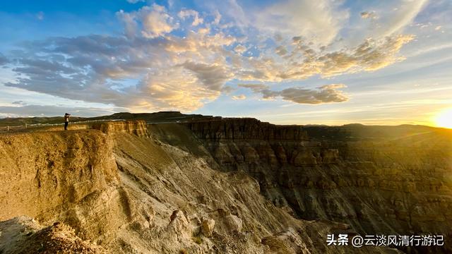 玛琅峡谷，札达土林最佳观赏点之一，有绝佳的日出日落和星空银河
