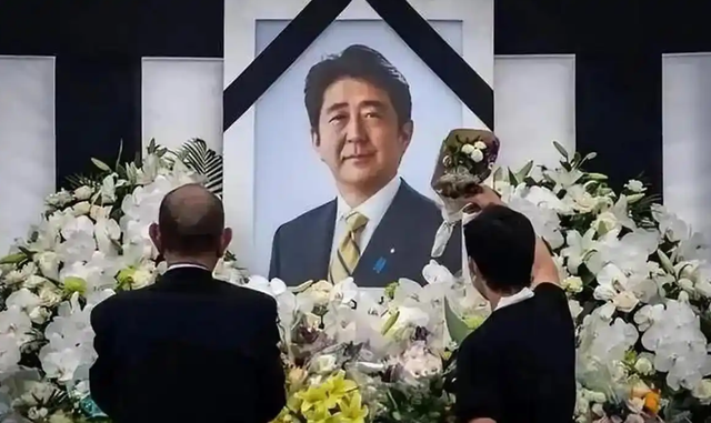 日本未来将向何处去？“安倍经济学”幻灭之后日本的出路在哪里？