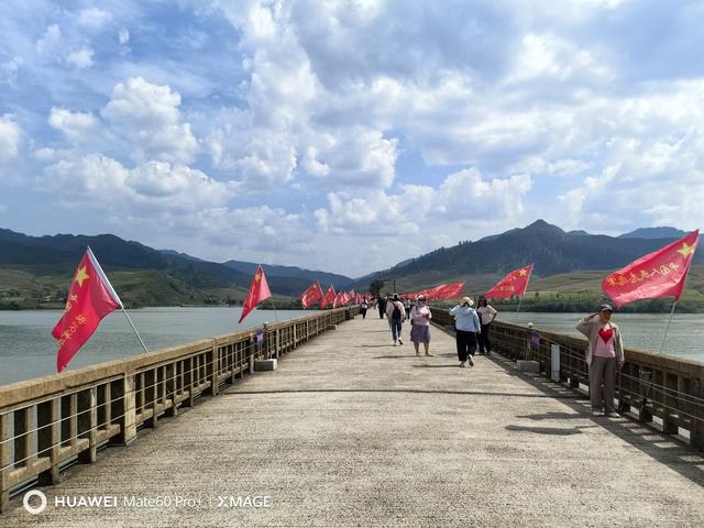 又爬虎山长城知难而退，再游河口断桥故乡情深