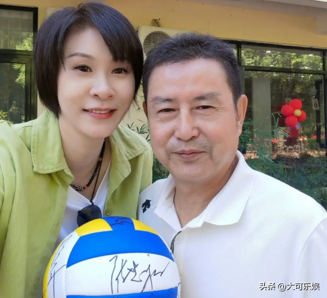 女排名帅陈忠和现状：二婚娶女排队员为妻，今已退休携妻回归家庭