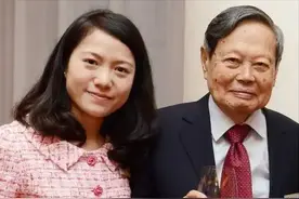 杨振宁妻子翁帆自白：为了丈夫的身体，我16年来都是早睡早起图片