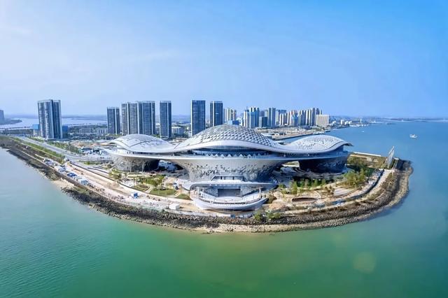 耗资20亿！湛江新地标酷似“金蟾”引热议