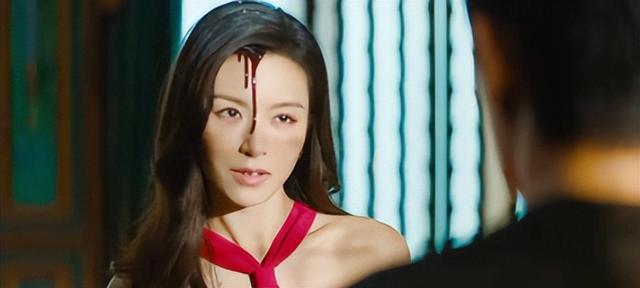 37岁倪妮晒照过圣诞，一细节暴露真实现状，难怪当初看不上冯绍峰