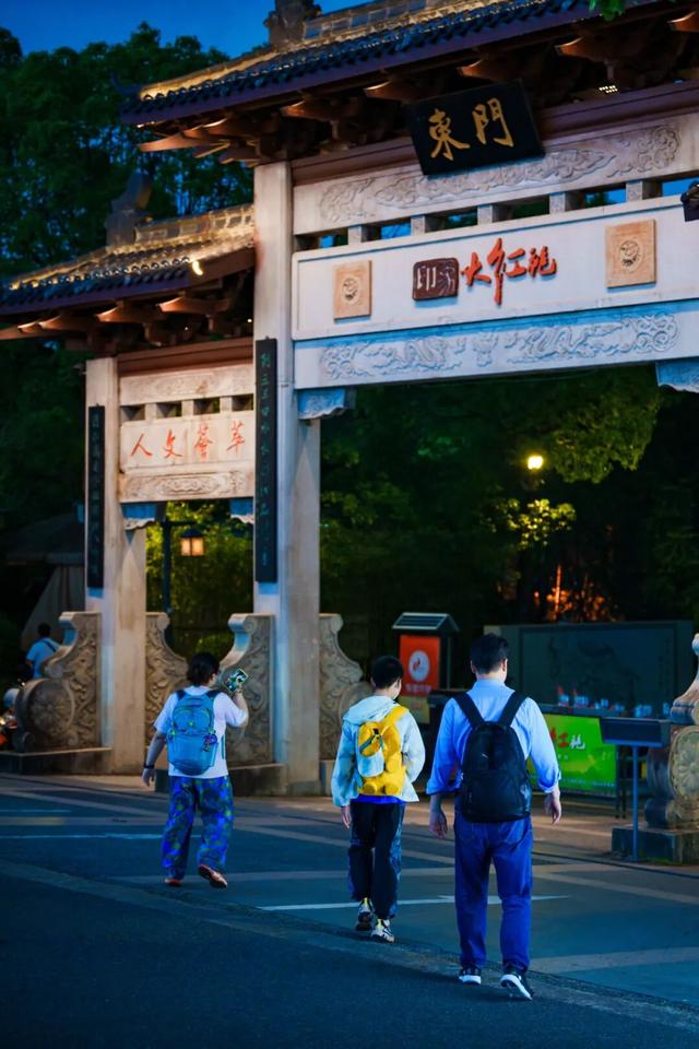 第一次看印象大红袍？收好这份国庆“新客扫盲版”攻略!（含演出时间调整）