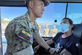 5渔民海上漂流50余天获救，靠喝雨水捕鱼维生图片