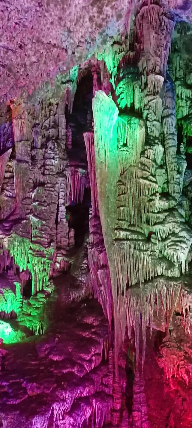 柞水溶洞七彩光与影的传奇之美