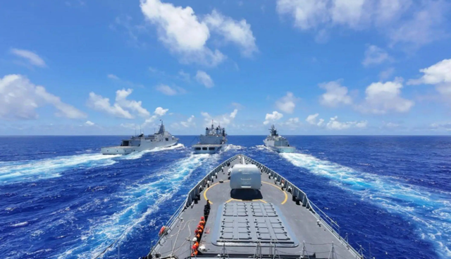 辽宁舰准备环绕日本列岛？高市破防，美国：中国要对日重拳出击了