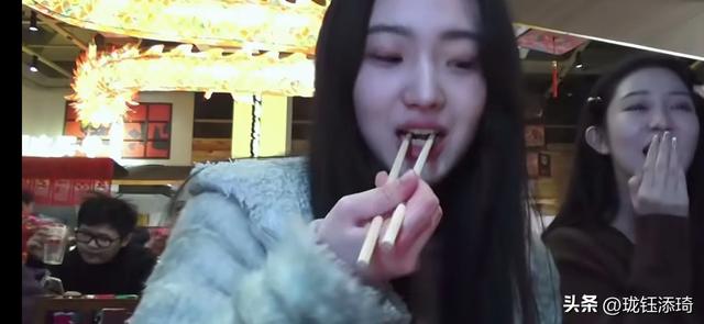 19岁日本女孩杭州独自旅行，我无语了！没想到是个吃货