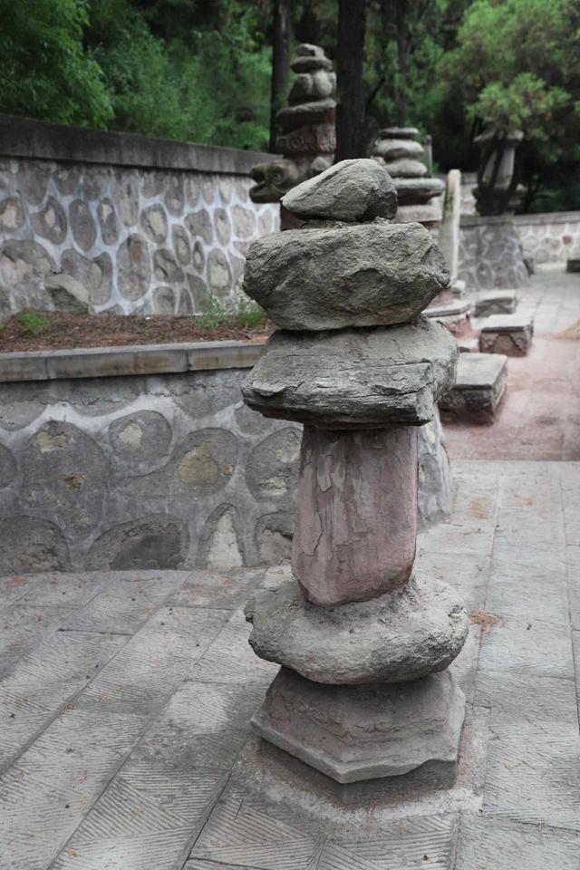 卦山天宁寺塔林——交城