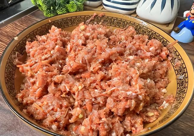 明日立冬，无论有钱没钱，牢记：1不去，2不洗，3要吃，迎冬纳福