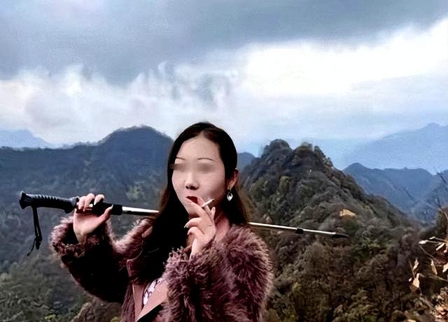 陕西女老师事件不断升温，知情人透露：抽烟穿吊带，并有多名男友