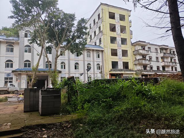 成都一日游（3）：沱江畔的一日奇遇：铁路轮渡与古镇慢时光