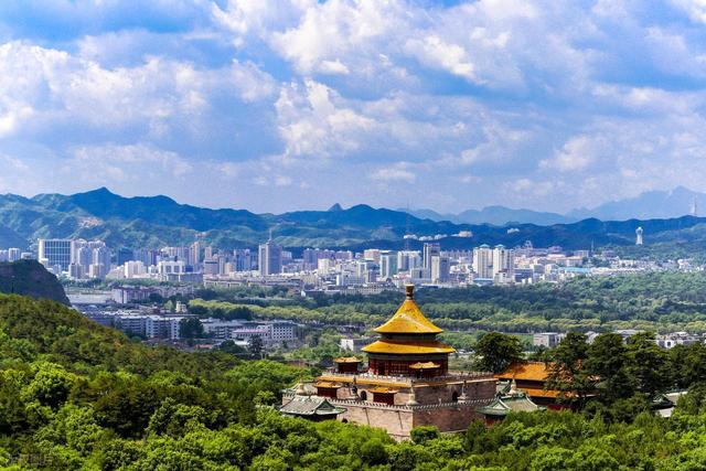 刚从承德双滦回来，毫不客气的说，双滦是全国市辖区城建天花板！