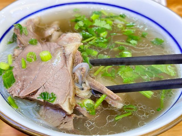 今年冬天，为啥去饭店喝羊汤吃羊肉的人少了？内行：5个现实原因