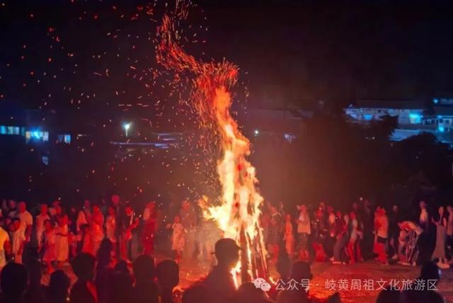 庆城八月狂欢图鉴：从篝火到星光，像磁石吸铁般承包你所有夏夜的心跳