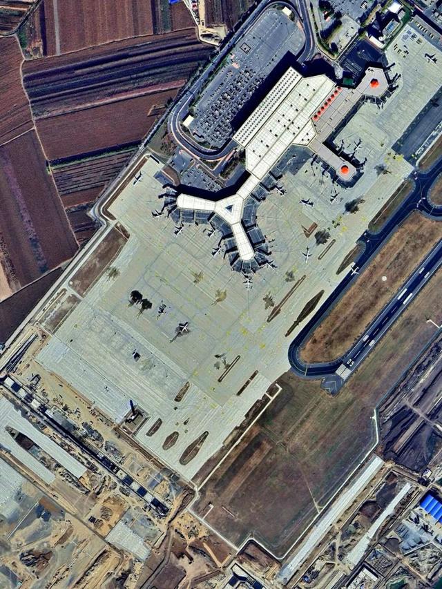 哈尔滨 4 月限定快乐：松花江跑冰排 + 早市烟火，错过等一年