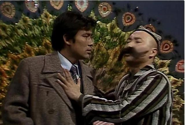 陈佩斯《戏台》票房井喷，让多少资方脸红，黄渤这次又赌对了