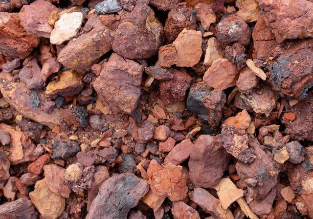 中方重拳砸下第6天，高市早苗终于认怂，向全世界叫屈却无力报复