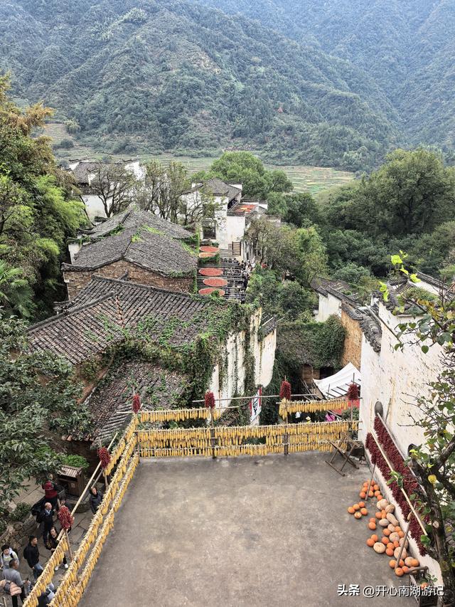 2025年秋老姐俩江西行，去篁岭看晒秋