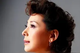 王星军与关牧村离婚32年后，她带儿子改嫁高官，他却让人心疼图片