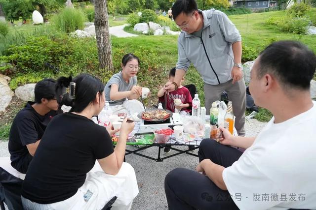 徽县嘉陵镇田河村露营烧烤营地成为新网红打卡地