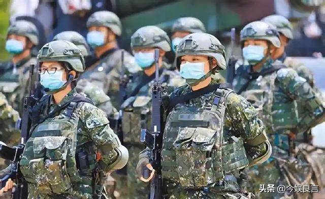 王大陆事件扩大！修杰楷、陈柏霖被上铐带走，贾静雯称孩子被吓到