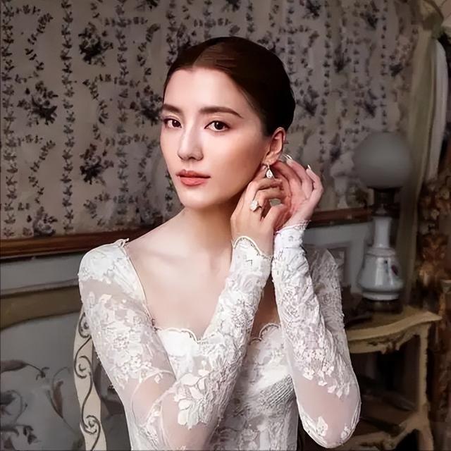 同样是直播带货的女明星，谁做的最好，谁割粉丝“韭菜”一目了然