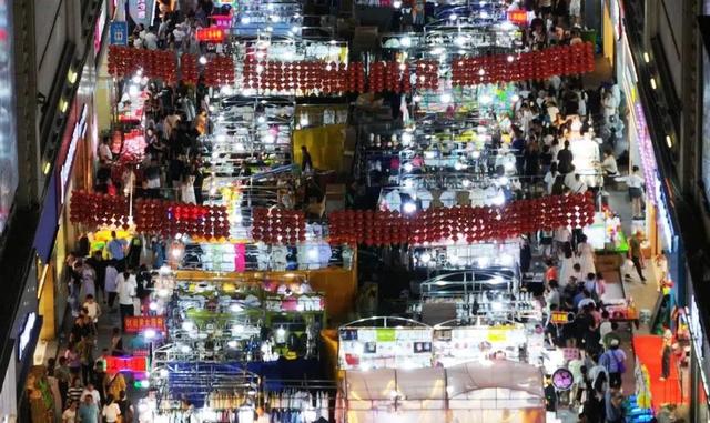 太原市迎泽区：铜锣湾｜潮流文化与夜间活力撞个满怀