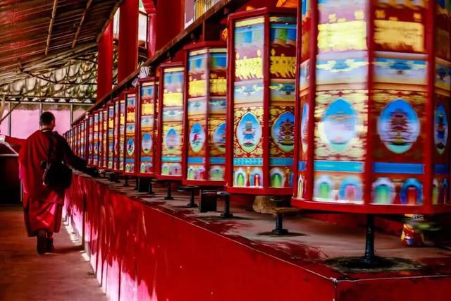 如果有时间，走一次川西顶级路线，1次深度体验胜过10次旅游！