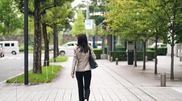 京东用人突围：90后女管427家公司，打工人破防了