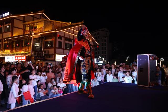 今晚，葫芦城上演穿越夜郎“奇缘”！
