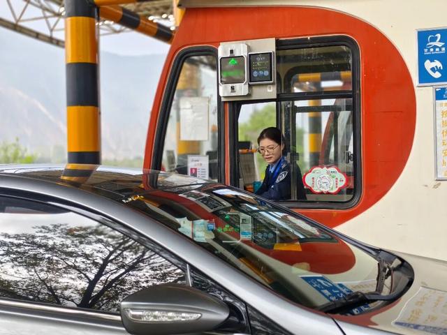 立冬 | 冬临秋未散，邂逅天水高速的鎏金画卷