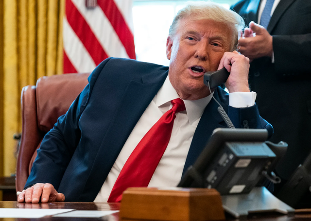 中美刚结束通话，特朗普转头让高市早苗接电话，亲自教育25分钟？