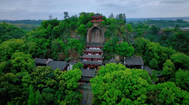 暑期自驾指南，成宜高速沿线必打卡的清凉秘境