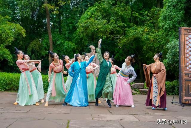 东坡文化牵线 文旅融合生金 ——记“2025长江之恋 三城有囍——‘嘉唐’千里婵娟·缘起东坡”活动