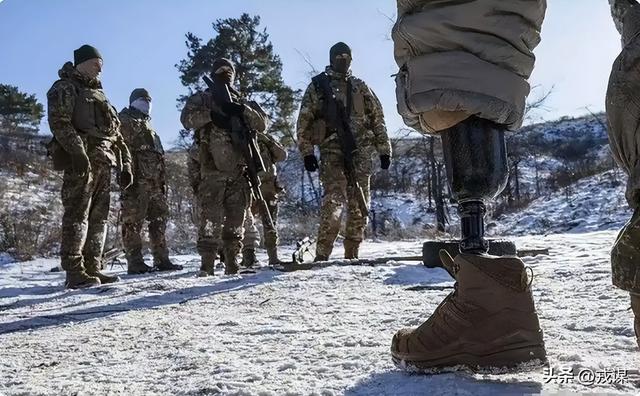 俄士兵被逼互殴至死！士兵遭坑杀还交保护费，1.2万投诉没人管？