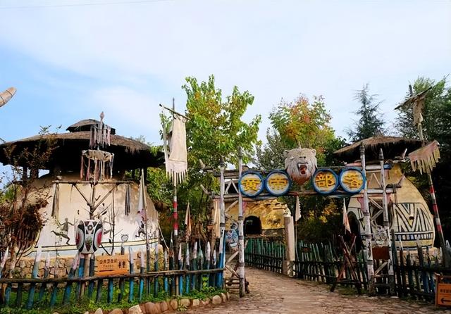 秋华未减，冬景将至，来炎帝影视基地赴一场秋冬的约会吧！