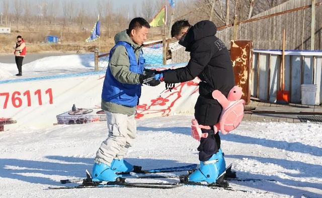 从“冷资源”到“热经济” 唐家镇疙瘩楼冰雪乐园绘就冰雪经济新图景