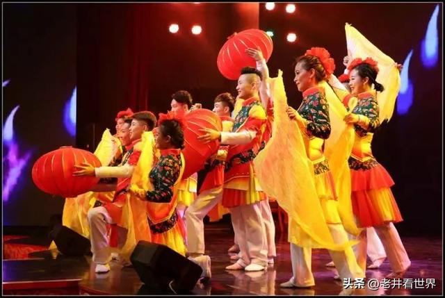 夏日闯关东（三）观看二人转‖井明新