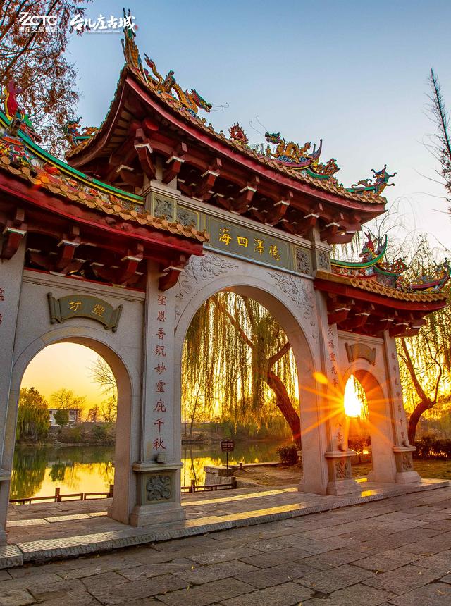 把冬天的第一张落日存进手机，春天我们替你留着第二场黄昏