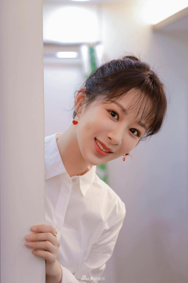 陪玩陪睡只是冰山一角？继向太后，周杰再曝潜规则，连杨紫也遭殃