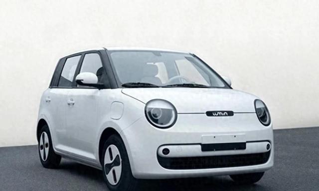 长安Lumin五门版现身：加长222mm，后排终于不用“钻”了