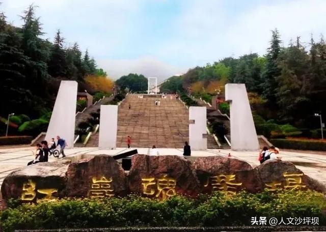 重庆红色旅游专线发车啦！10 分钟从千年古镇穿越到革命岁月，红岩巴士带你触摸历史的温度！